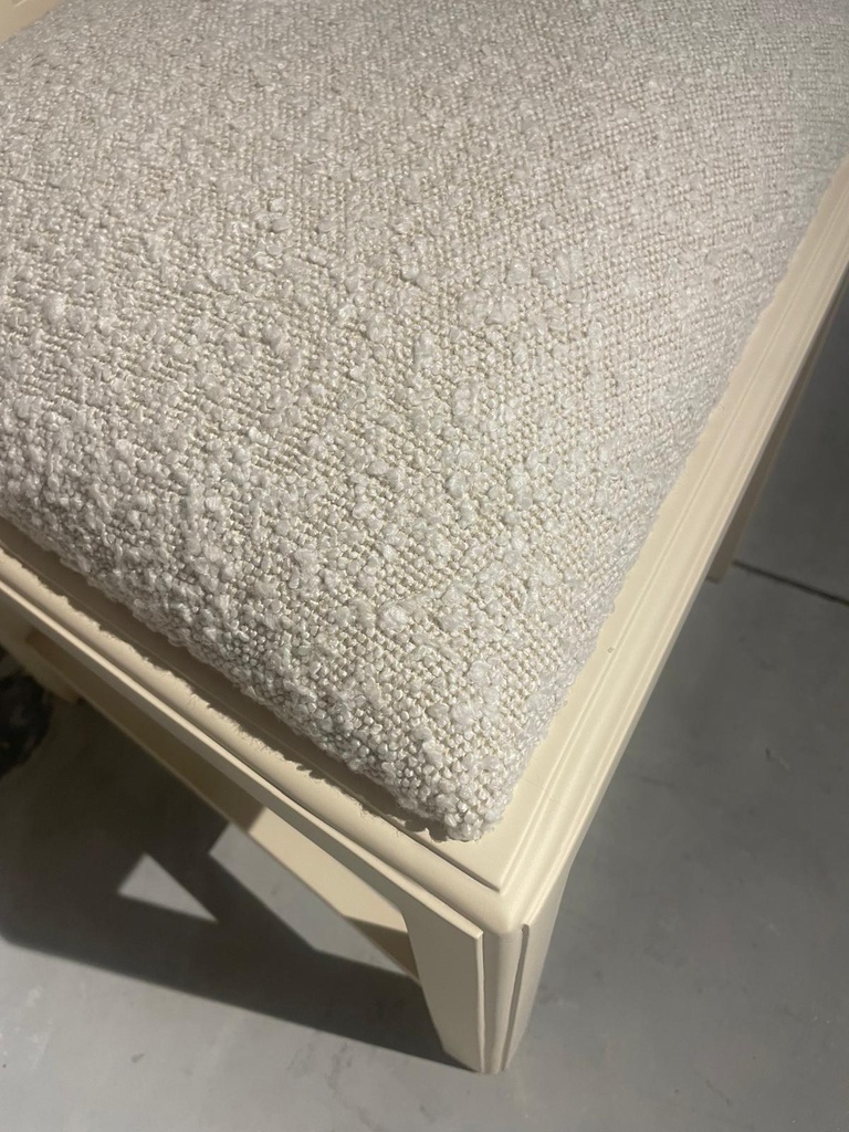 Cadeira Chippendale Off White Tecido Ascot Pearl – detalhe do tecido