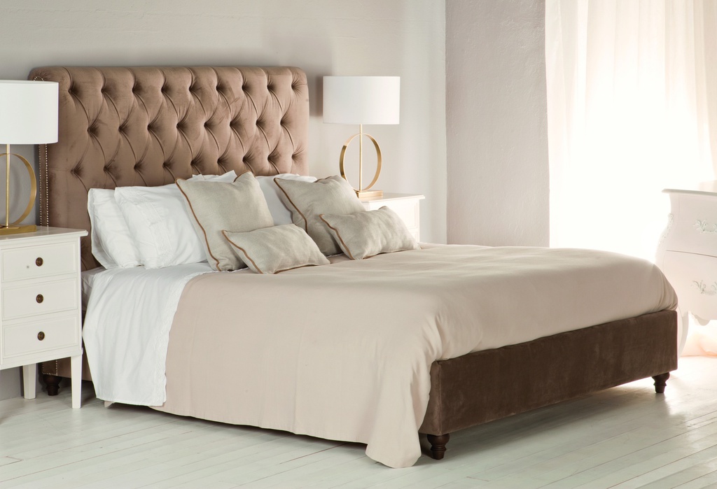 CAMA CHESTERFIELD ESTOFADA SEM PESEIRA