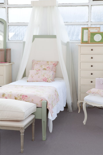 CAMA ALLEGRA ESTOFADA