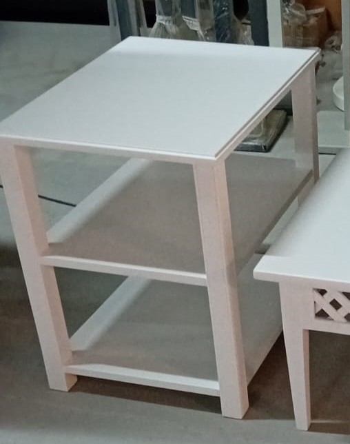 MESA TV VIDEO THONET ALL WHITE SEM RODAS